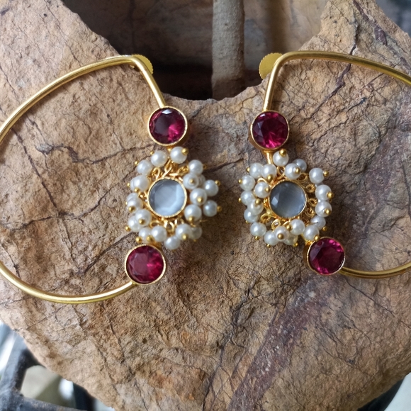 Handmade contemporary gold platted stone studded earrings - Picture 8 of 9